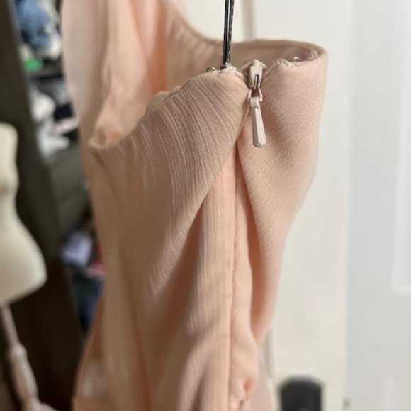 NWT Vera Wang White Pink Chiffon One Shoulder Ruffled Dress - Size 8 - Picture 11 of 11